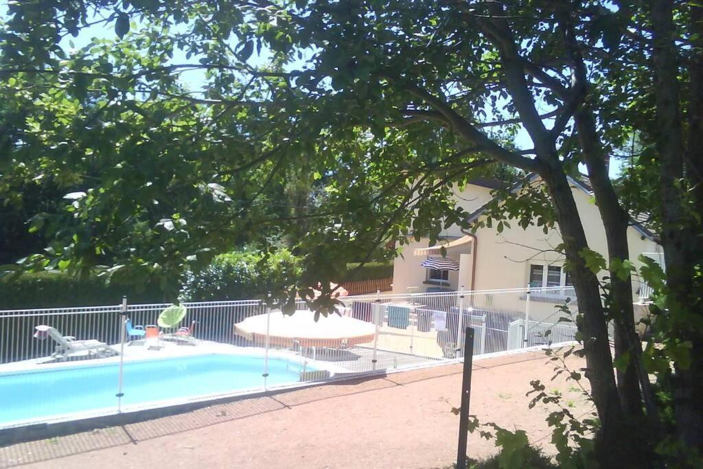 Maison/Gite Familial Dans Le Jura A 200M Du Lac Avec Piscine Privee Marigny  Luaran gambar